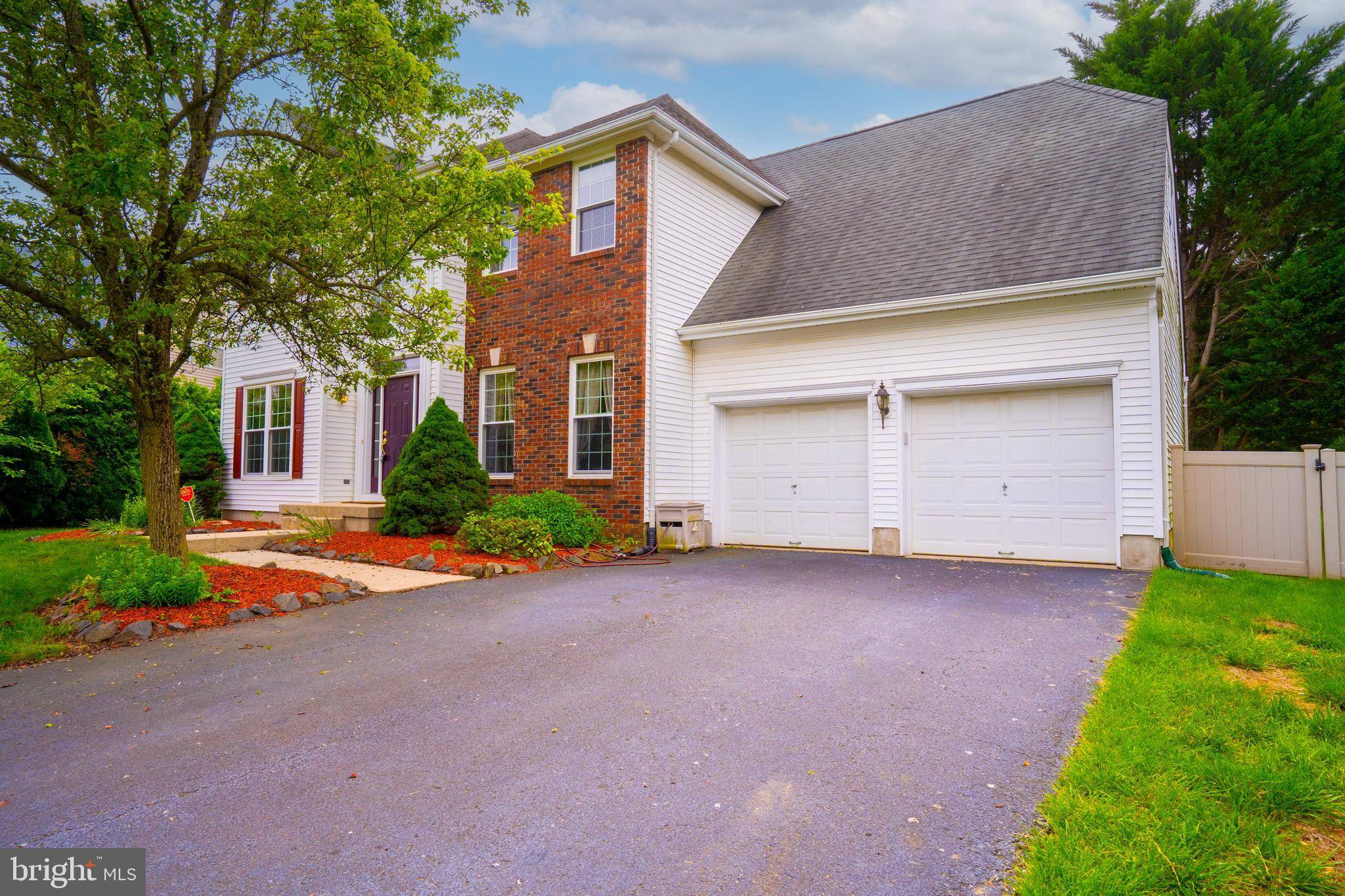 Dayton, NJ 08810,7 SEQUOIA DR