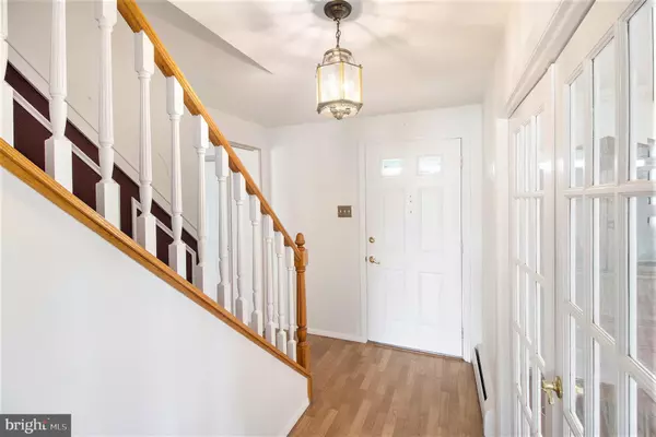 Warminster, PA 18974,1075 OAKWOOD DR