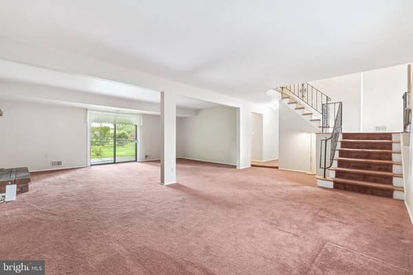 Ewing, NJ 08628,15 DUFFIELD DR