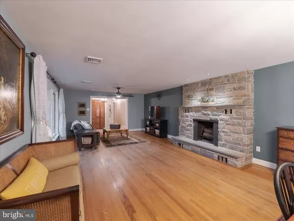 Garnet Valley, PA 19060,698 FEATHERBED LN