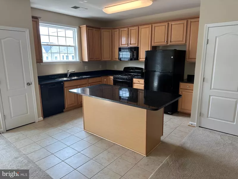 19457 PROMENADE DR, Leesburg, VA 20176