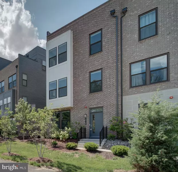 12768 SUNRISE VALLEY DR, Reston, VA 20191