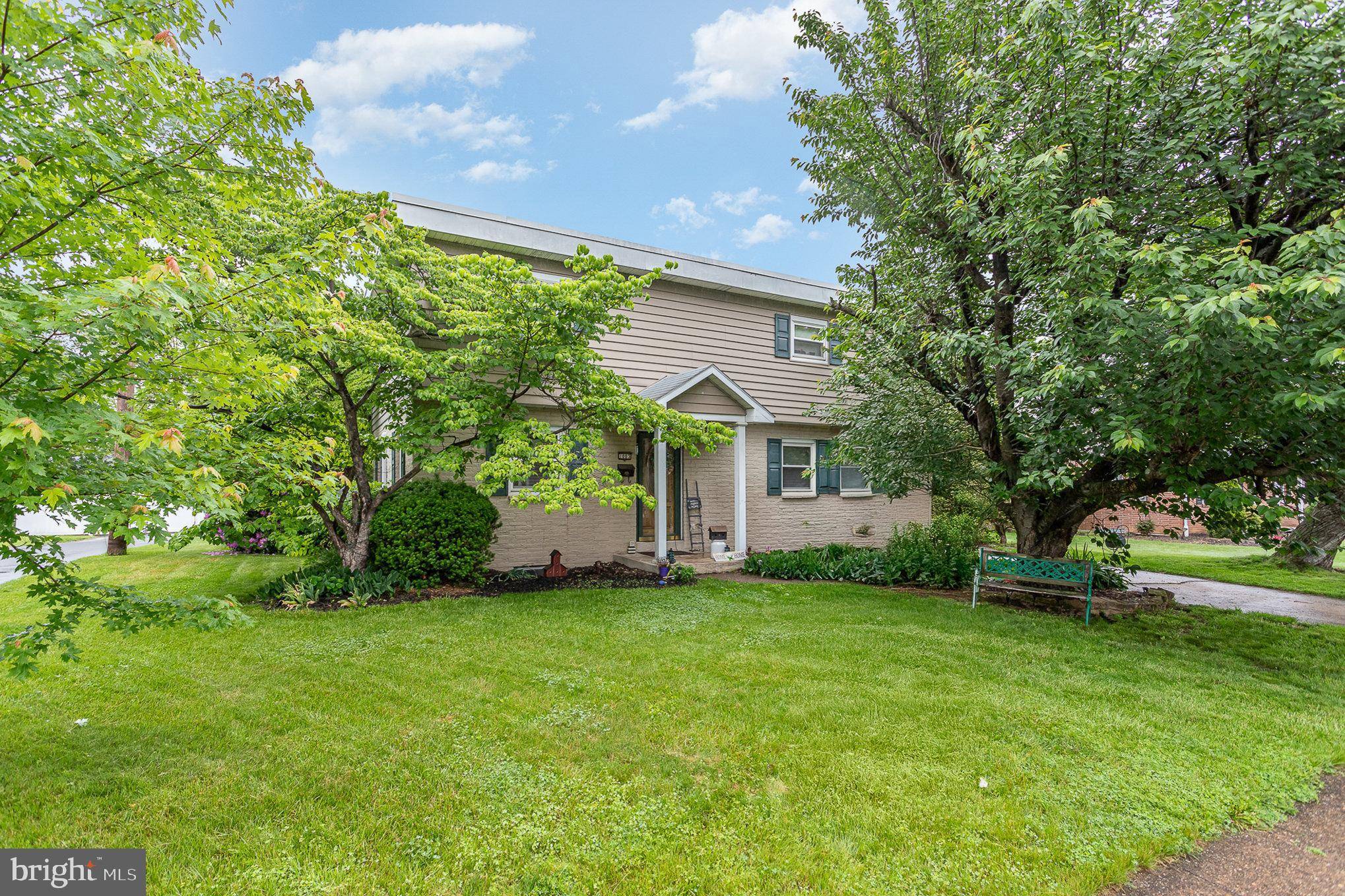 1003 APPLE DR, Mechanicsburg, PA 17055