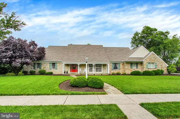 302 DEGUY AVE, Hanover, PA 17331