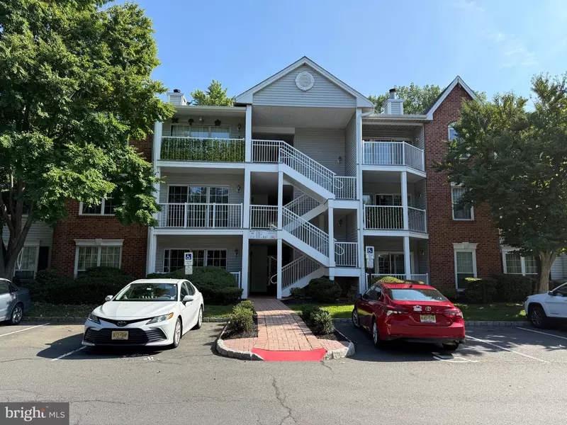 14 LEHAVRE CT, Hamilton Township, NJ 08619