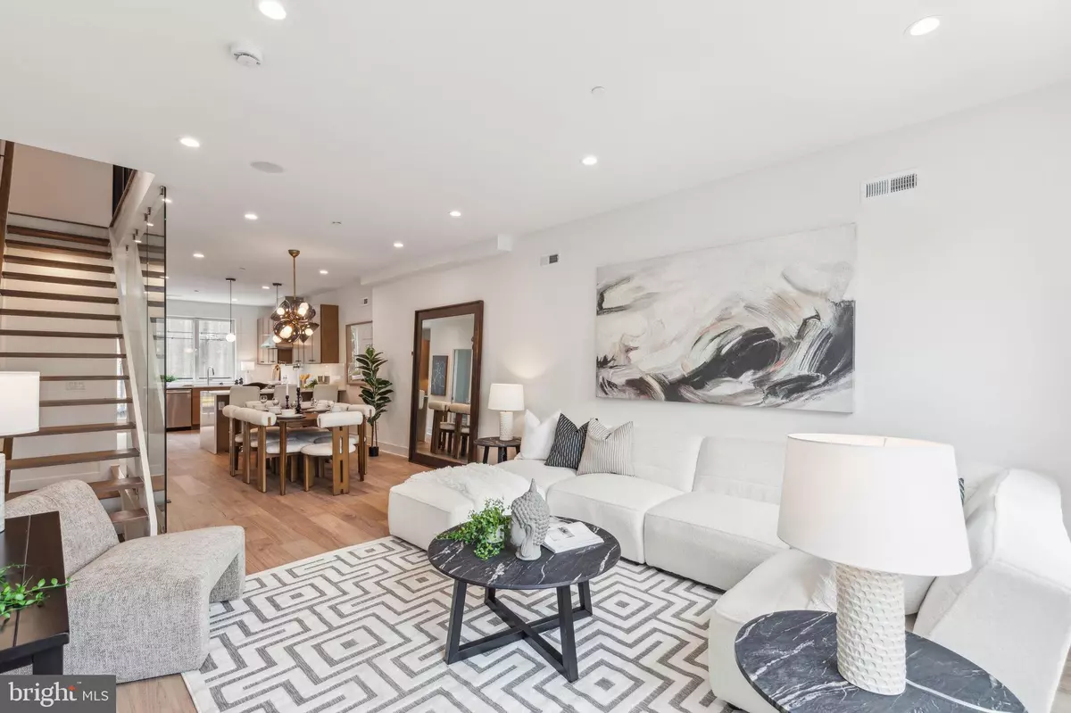 Philadelphia, PA 19103,2610 PINE ST