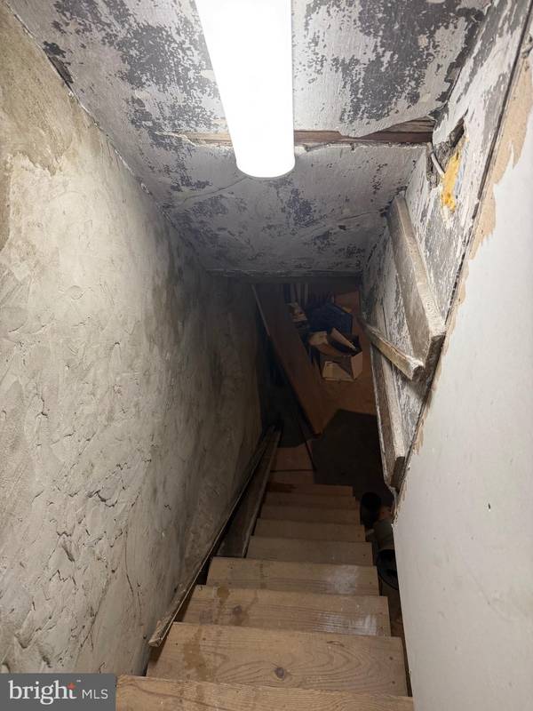 Philadelphia, PA 19122,935 EDGLEY ST