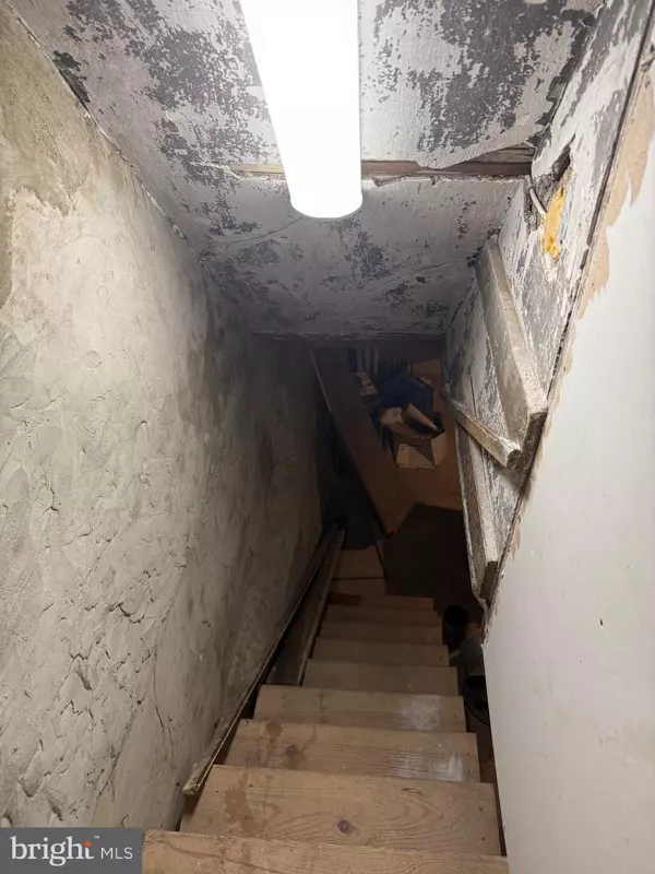 Philadelphia, PA 19122,935 EDGLEY ST