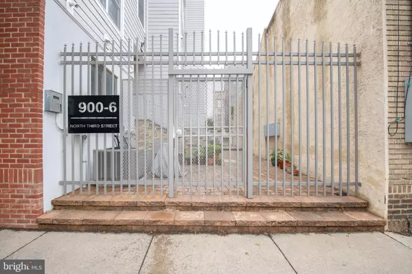 Philadelphia, PA 19123,904 N 3RD ST #A