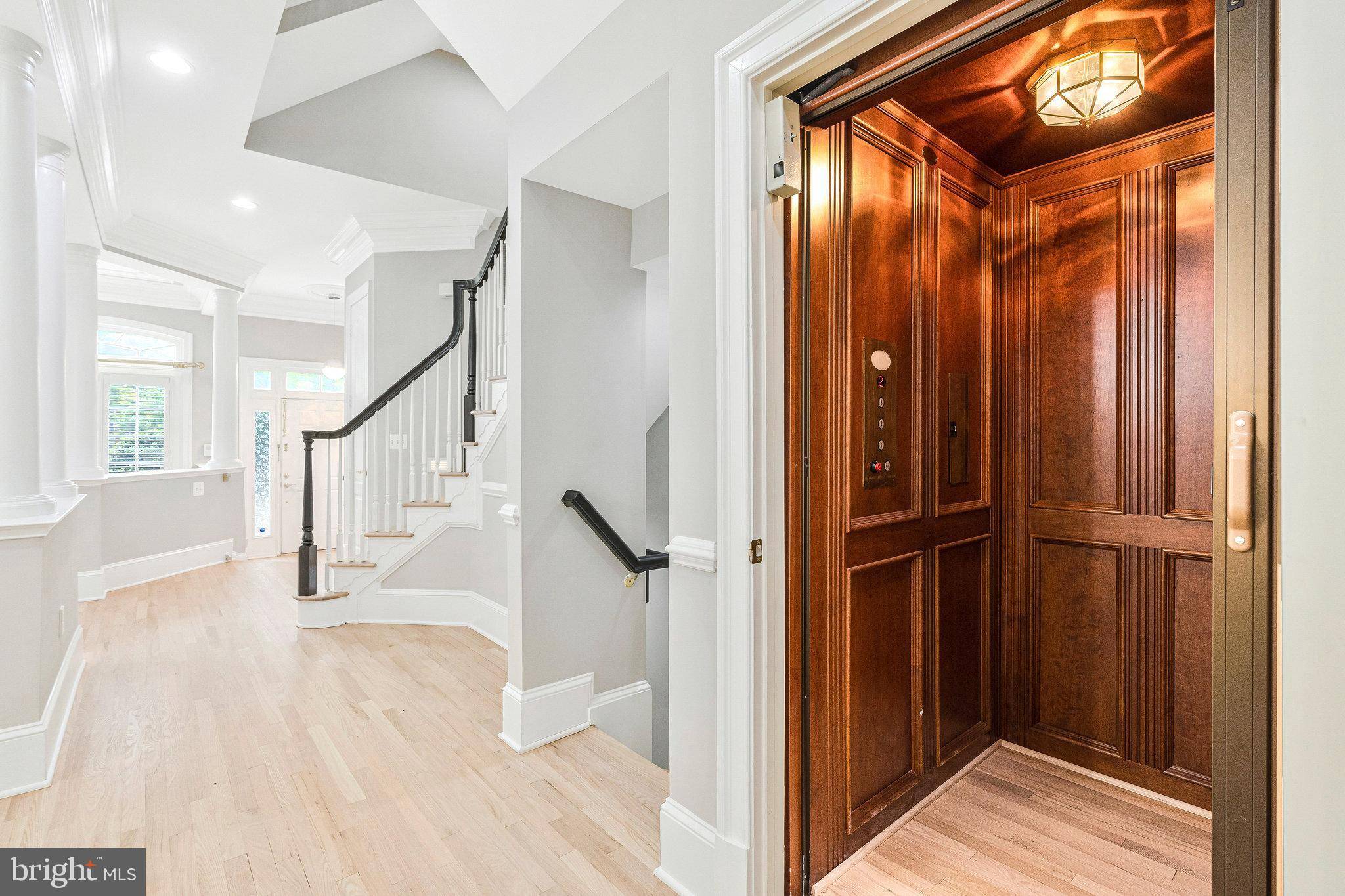 Mclean, VA 22101,1473 EVANS FARM DR