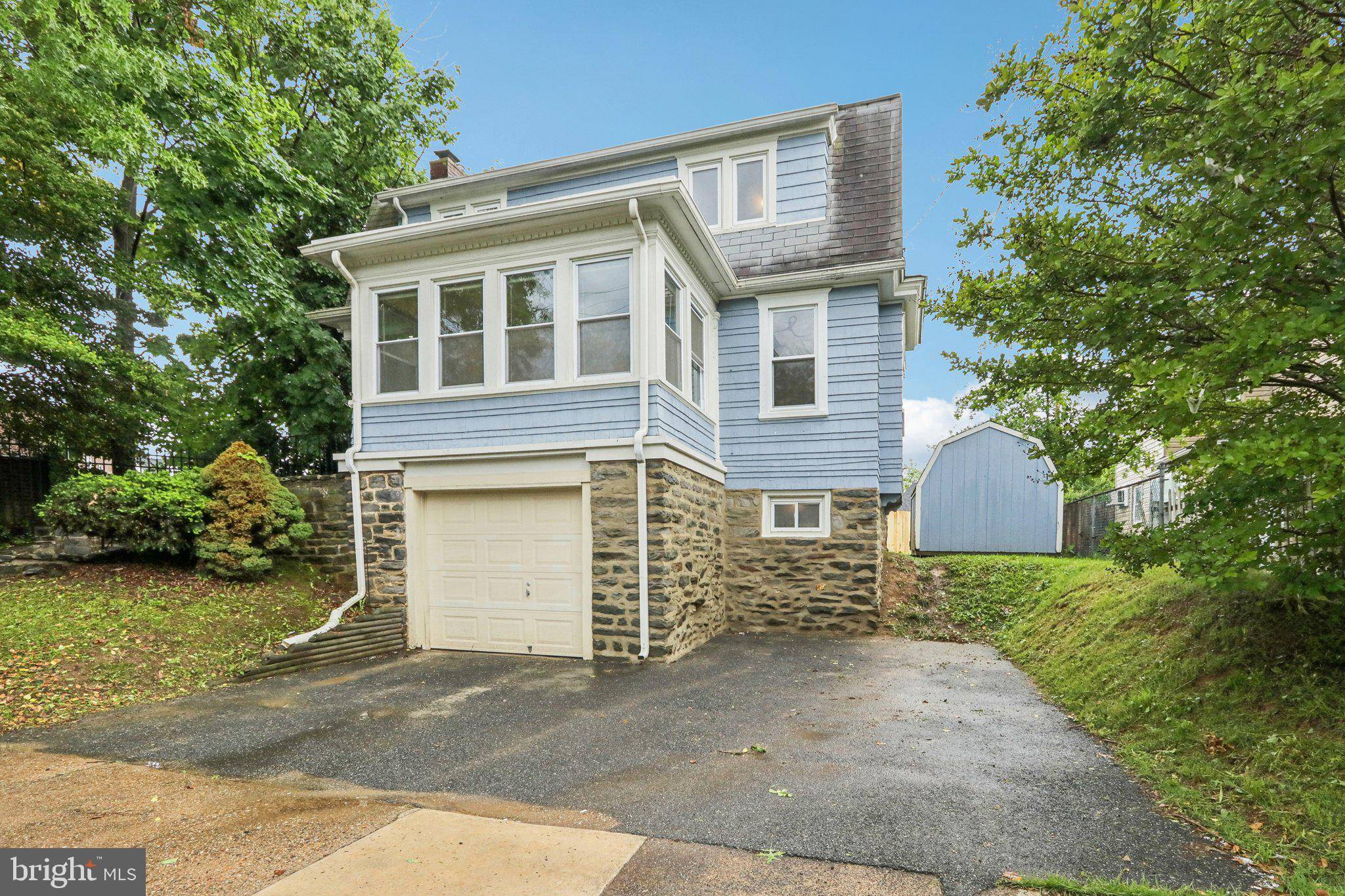Brookhaven, PA 19015,2 E AVON RD
