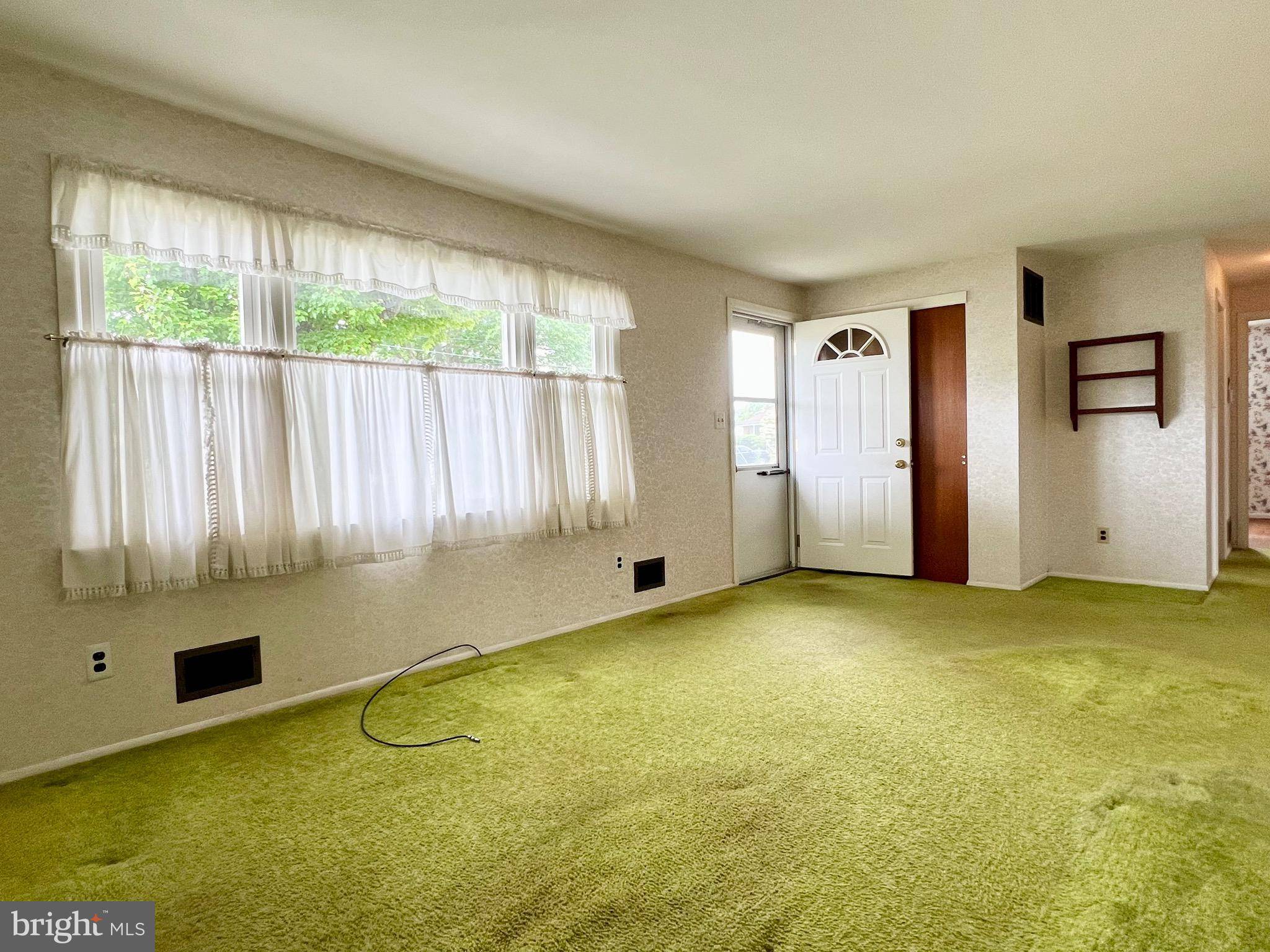 Hamilton, NJ 08610,18 JAMAICA WAY