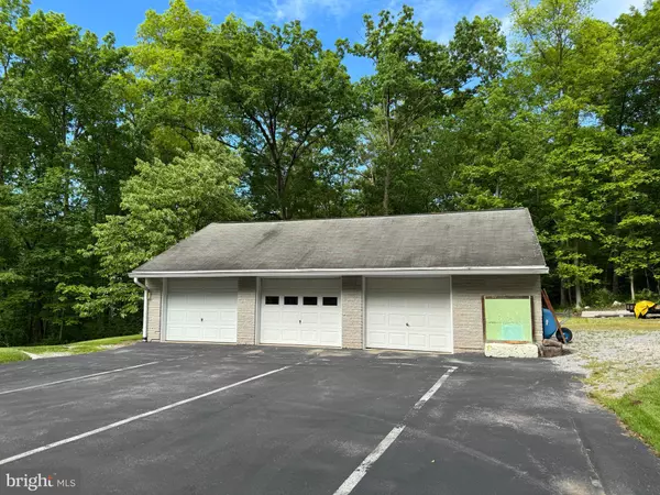 East Berlin, PA 17316,609 S KRALLTOWN RD
