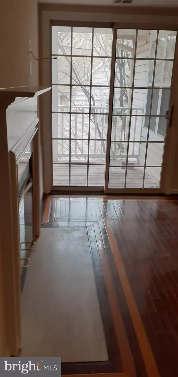 Upper Marlboro, MD 20774,9605 LAKE POINTE CT #303