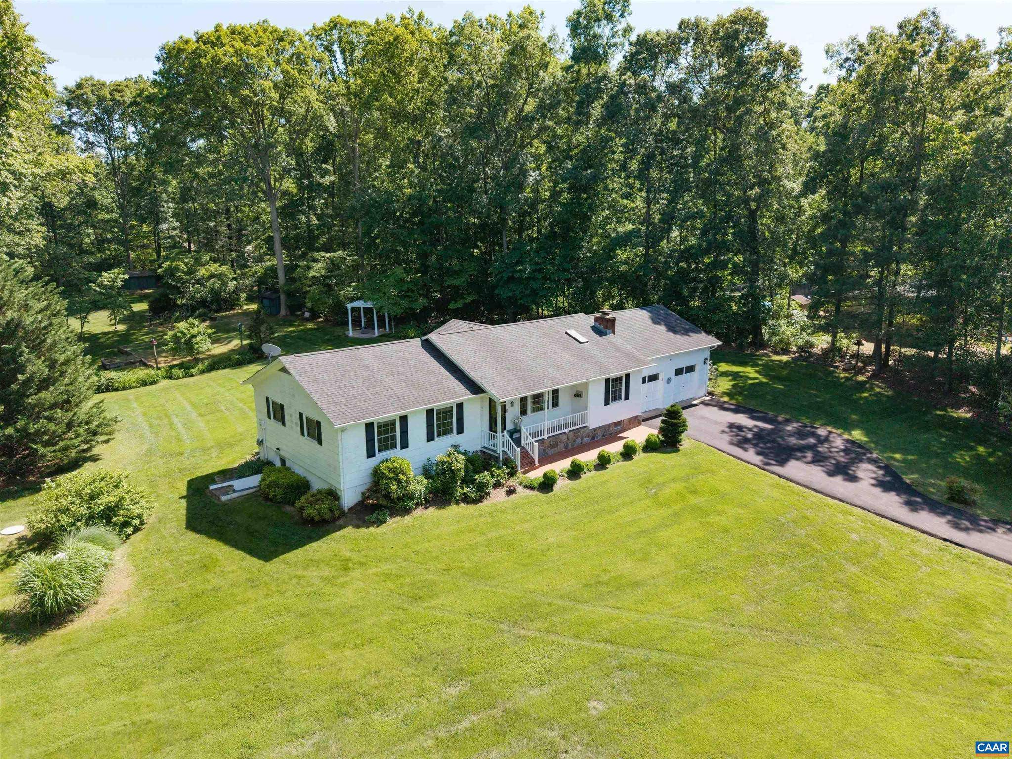 30234 MINE RUN RD, Locust Grove, VA 22508
