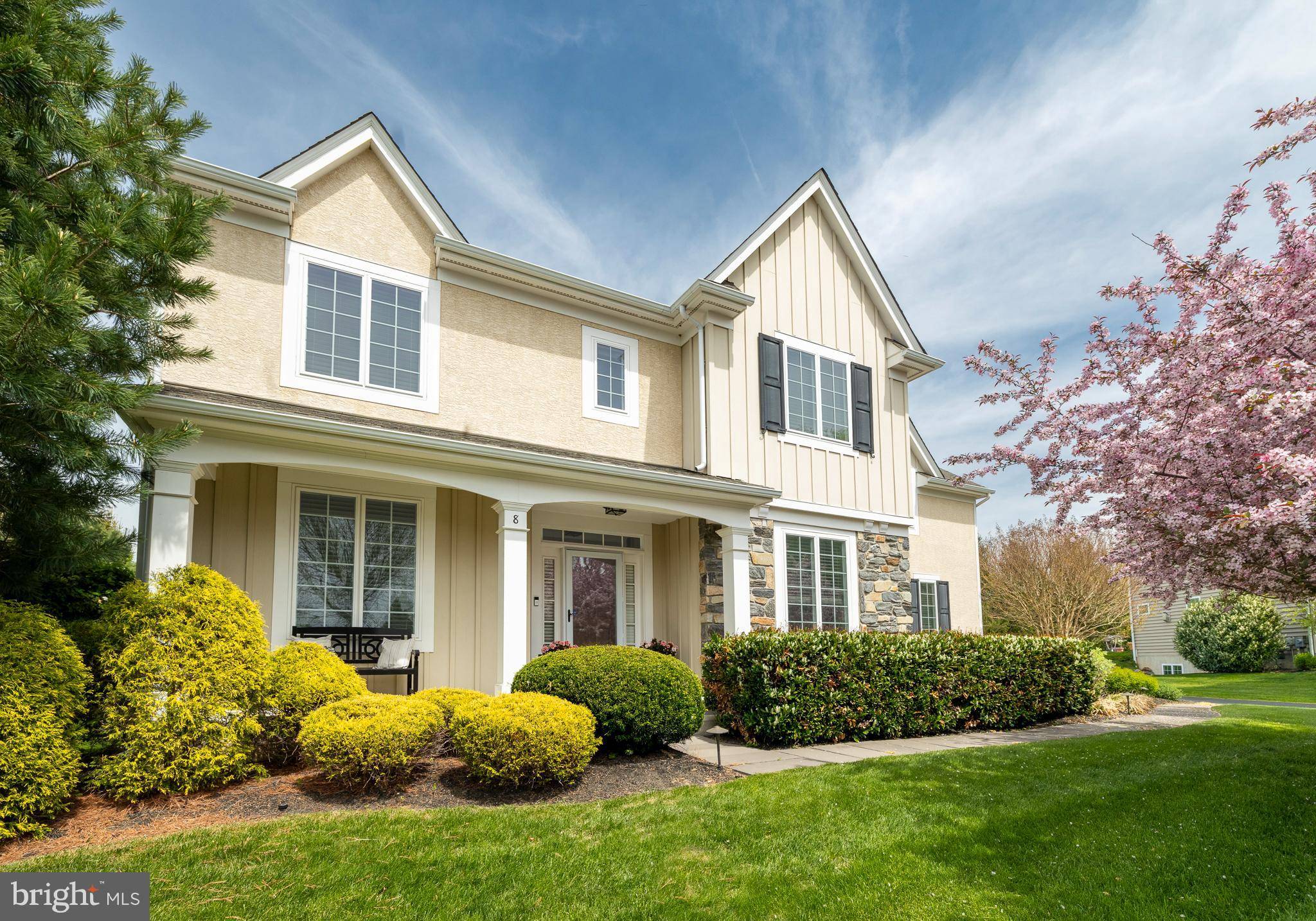 Glen Mills, PA 19342,8 FALLBROOK LN