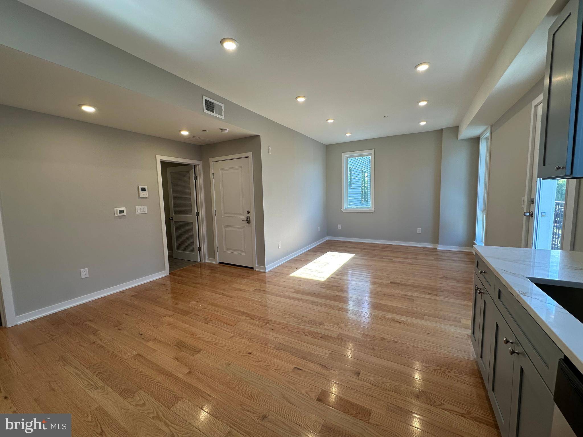 Philadelphia, PA 19122,914-18 W SUSQUEHANNA AVE #3C