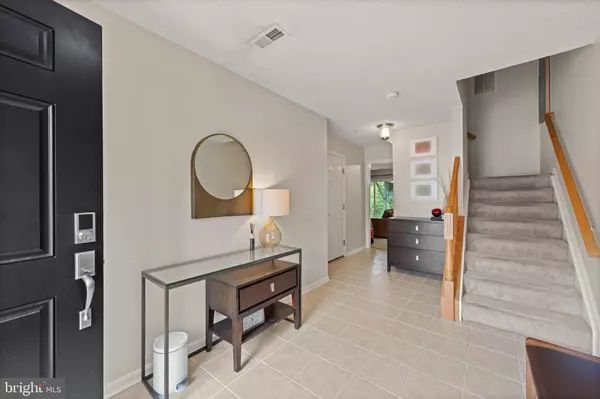 Bowie, MD 20720,4216 LAVENDER LN