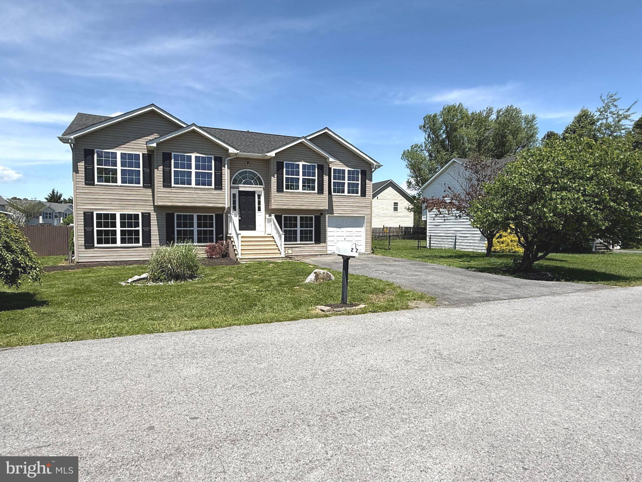22 HALSEY CT, Martinsburg, WV 25405