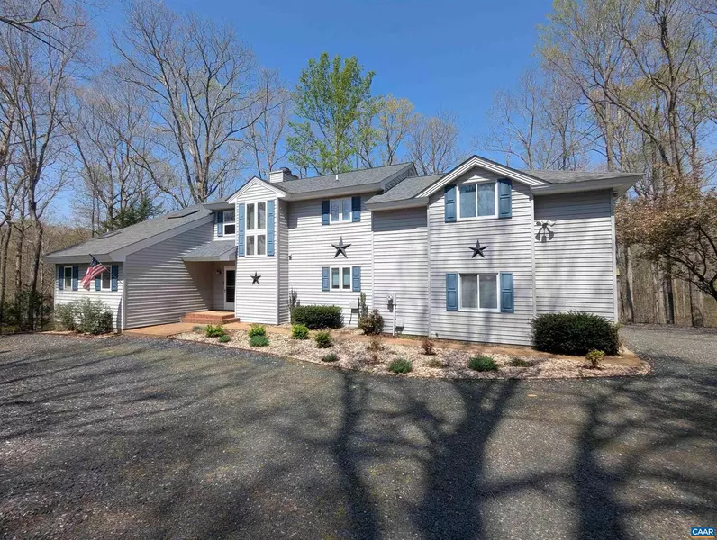 27 FAIRWAY DR, Palmyra, VA 22963