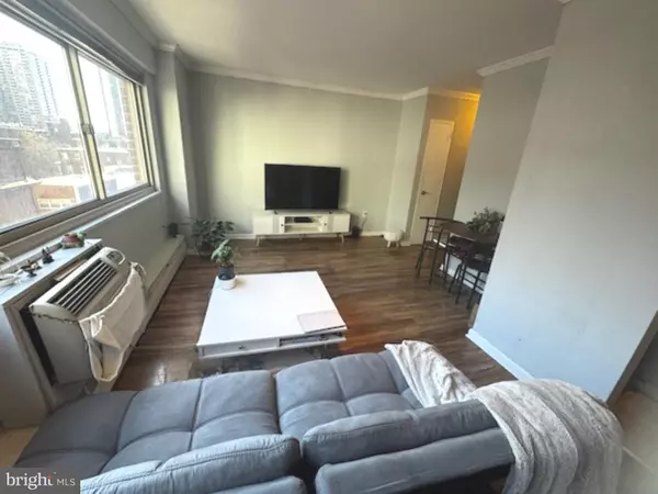 Philadelphia, PA 19103,2101 CHESTNUT ST #605