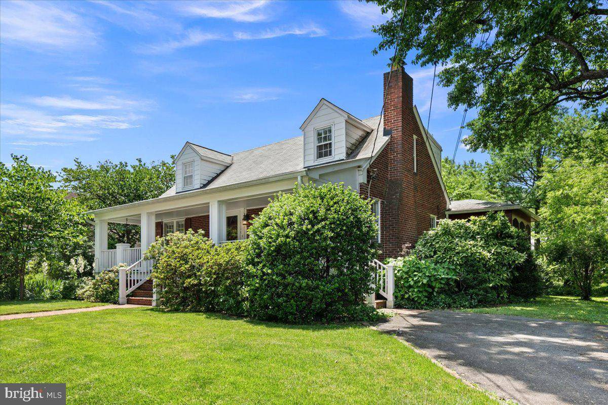 Arlington, VA 22207,2320 N BUCHANAN ST