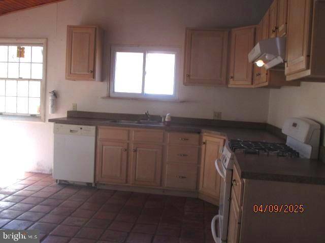 Elverson, PA 19520,448 BULLTOWN RD