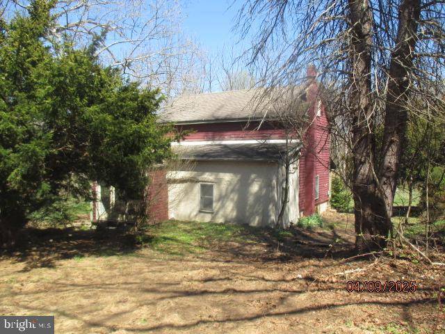 Elverson, PA 19520,448 BULLTOWN RD
