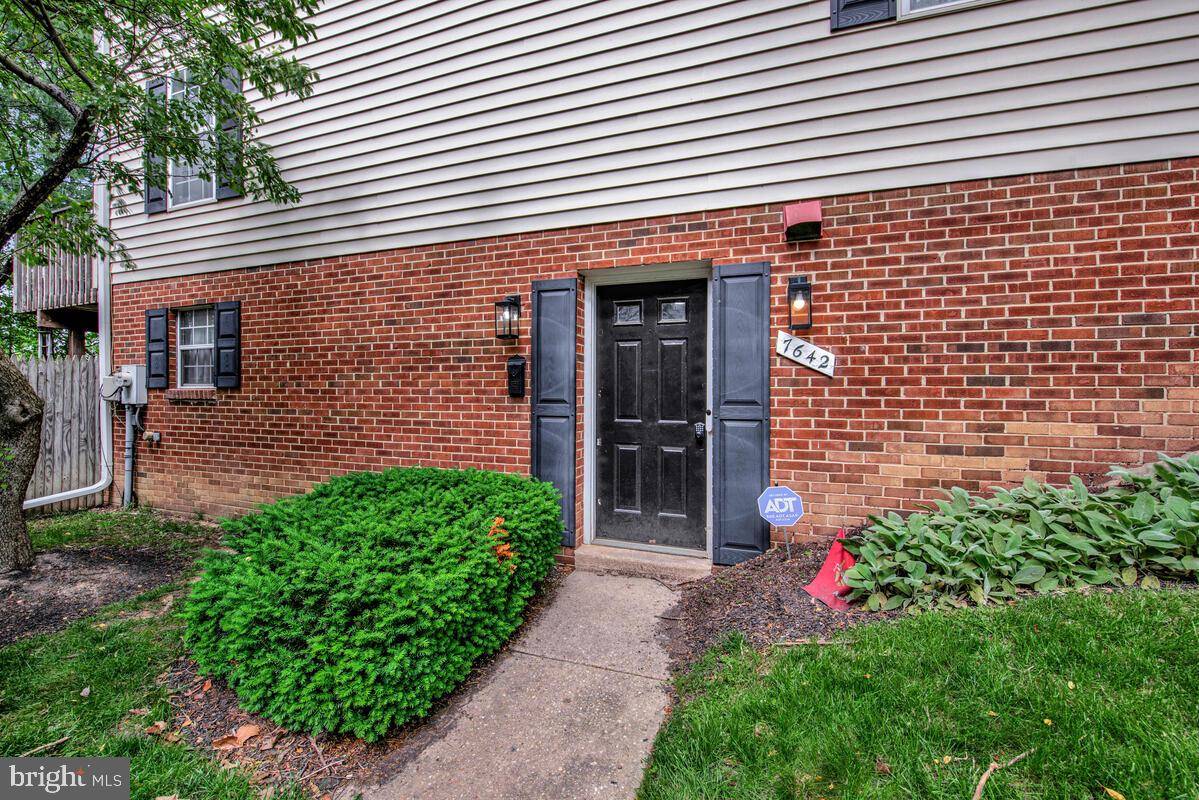 Laurel, MD 20707,7642 N ARBORY WAY #136