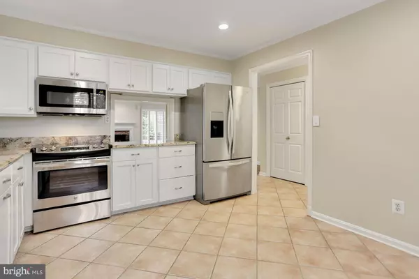 Bethesda, MD 20816,4821 SANGAMORE RD #12