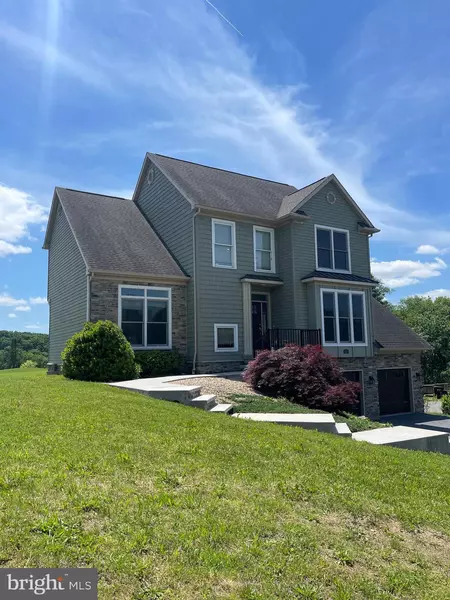 2238 CASTLEGREEN DRIVE, Greencastle, PA 17225