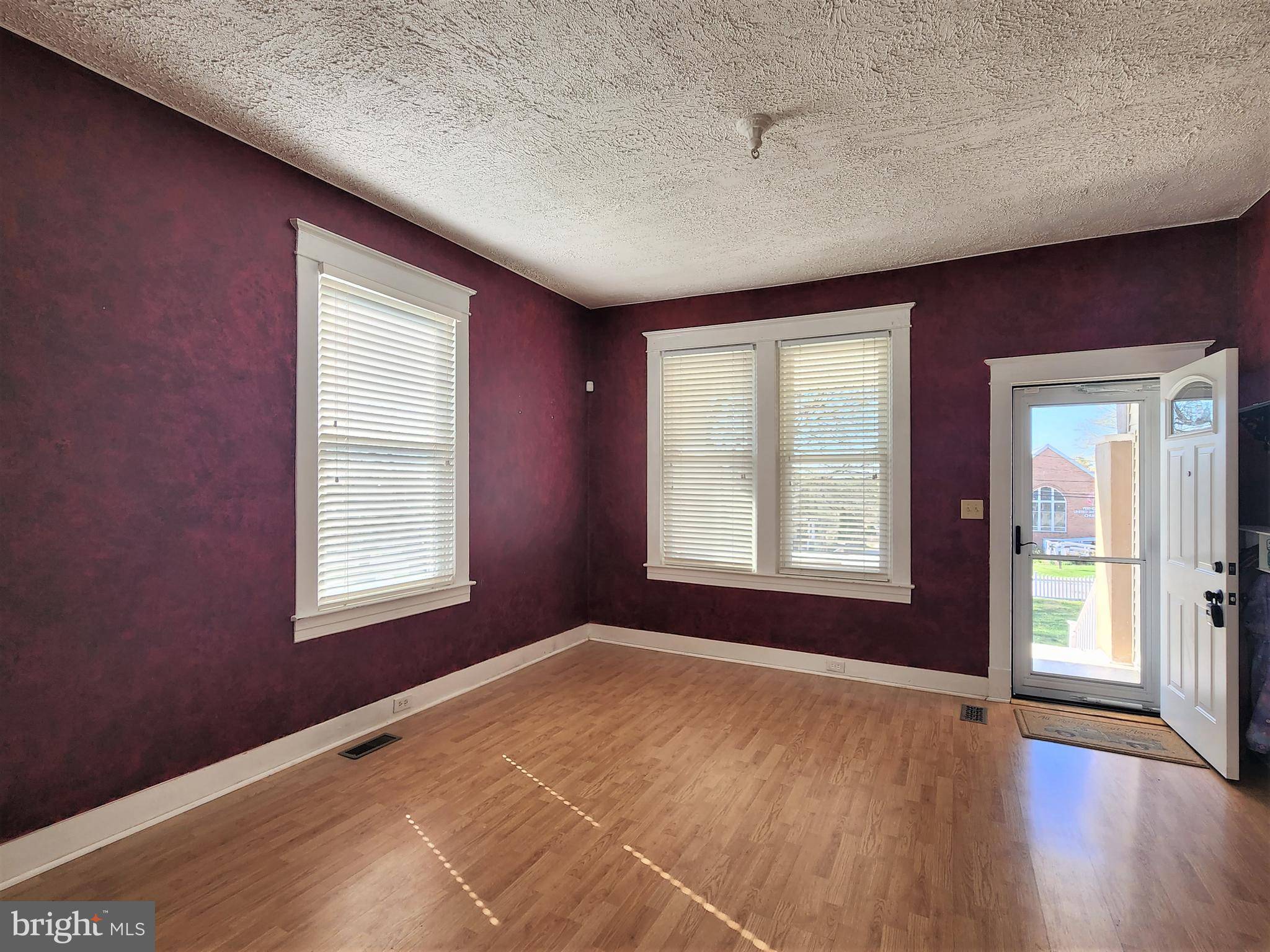 Glen Burnie, MD 21061,114 FERNDALE RD