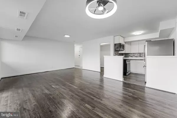 Alexandria, VA 22312,5851 QUANTRELL AVE #T4