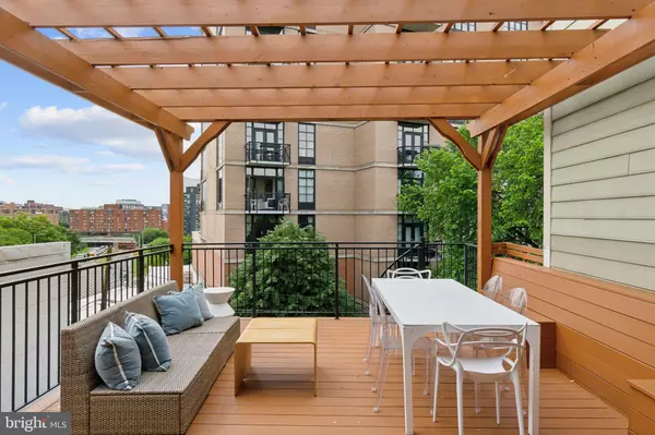 Washington, DC 20001,408 M ST NW #4