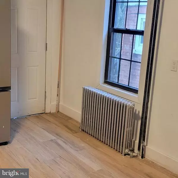 Trenton, NJ 08609,27 HOLLYWOOD AVE