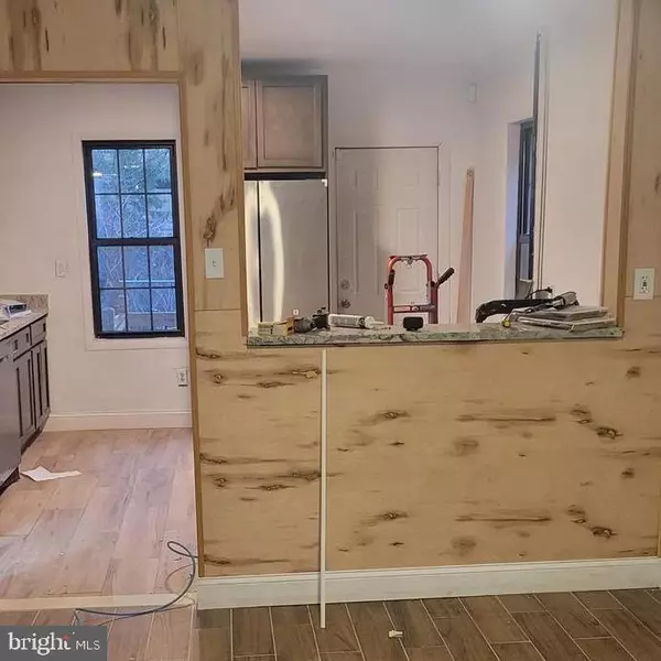 Trenton, NJ 08609,27 HOLLYWOOD AVE