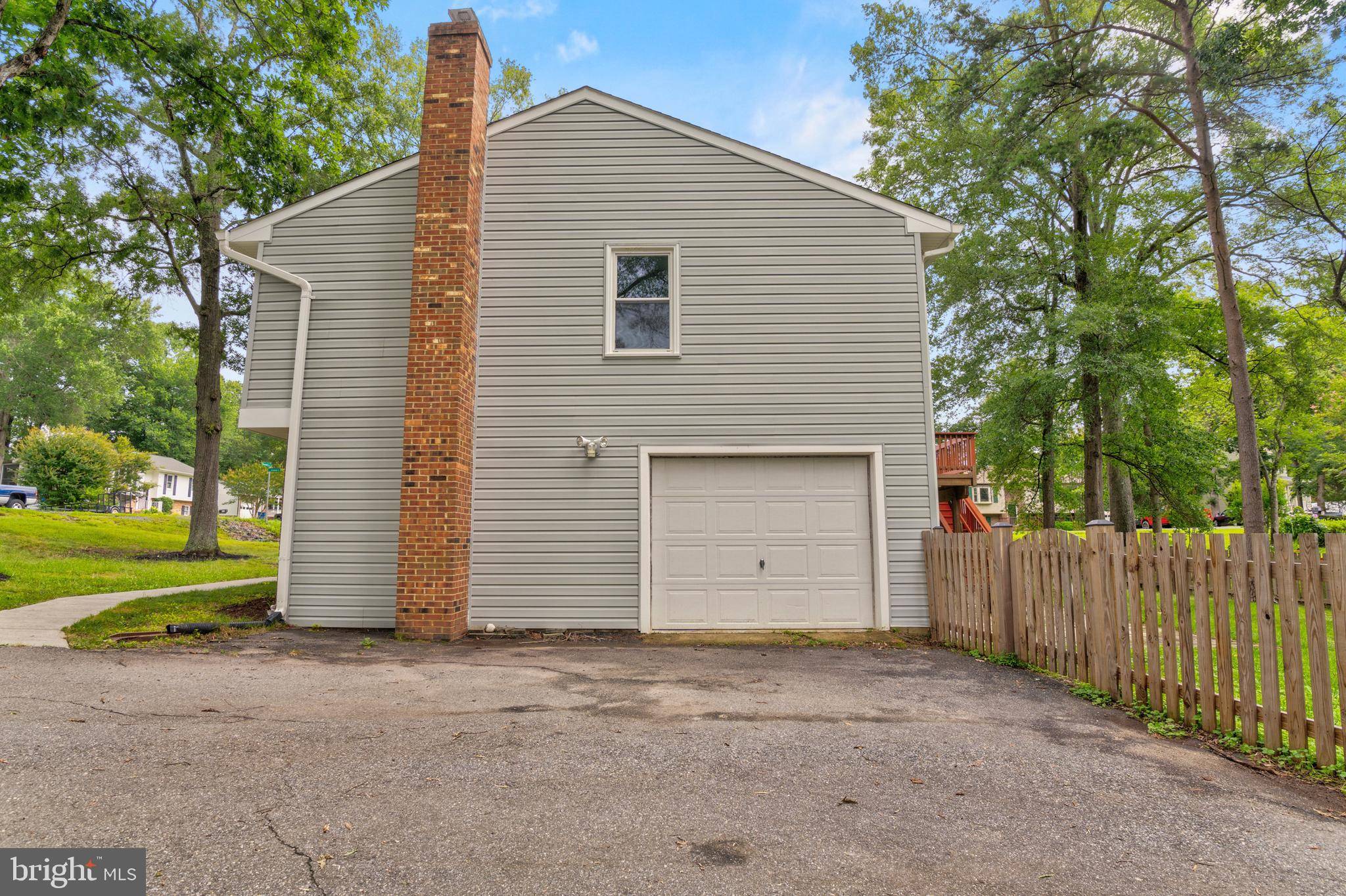 Fredericksburg, VA 22407,915 STONEWALL LN