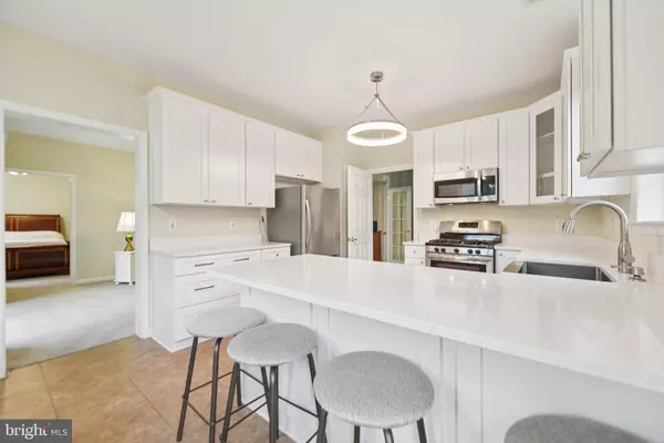 410 HAMLET CLUB DR #203, Edgewater, MD 21037
