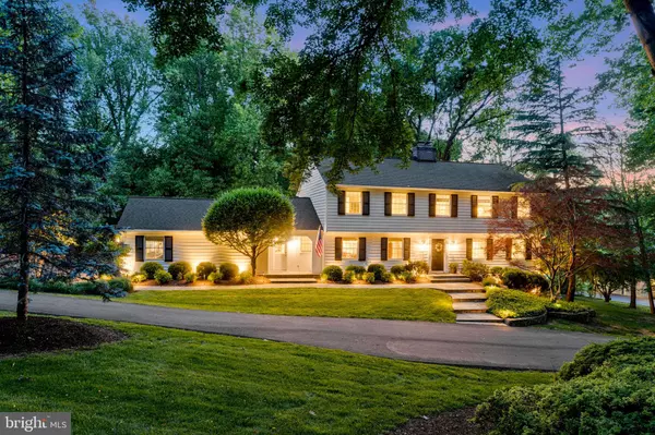1052 LEIGH MILL RD, Great Falls, VA 22066