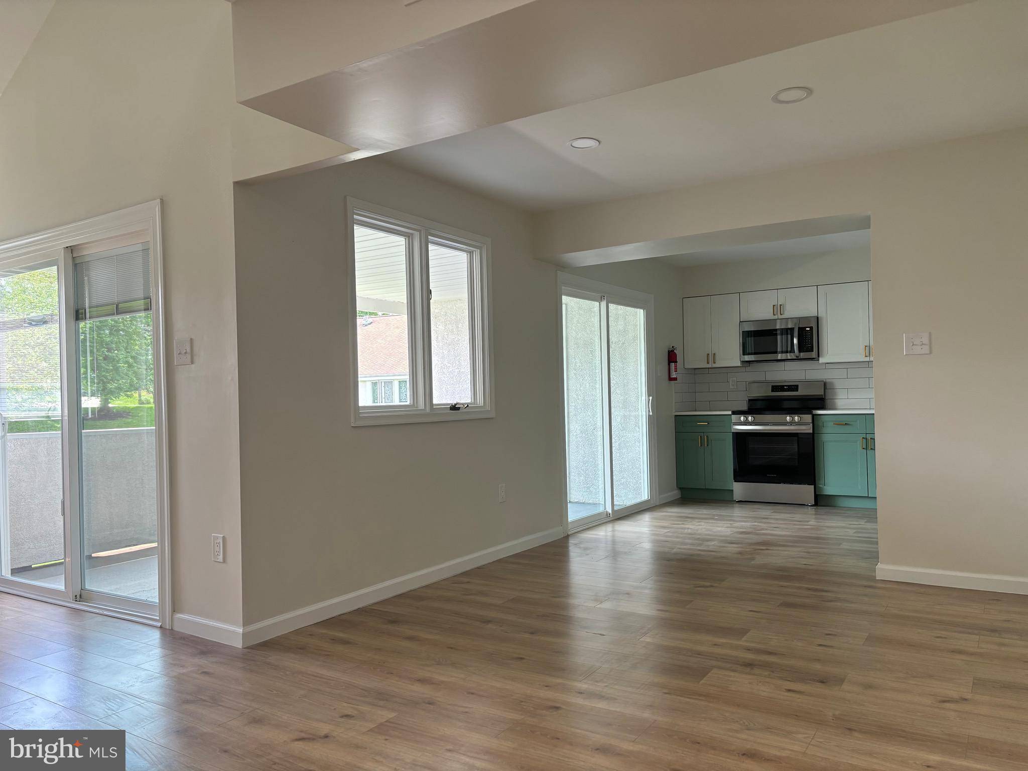 Phoenixville, PA 19460,122 HARVEST LN