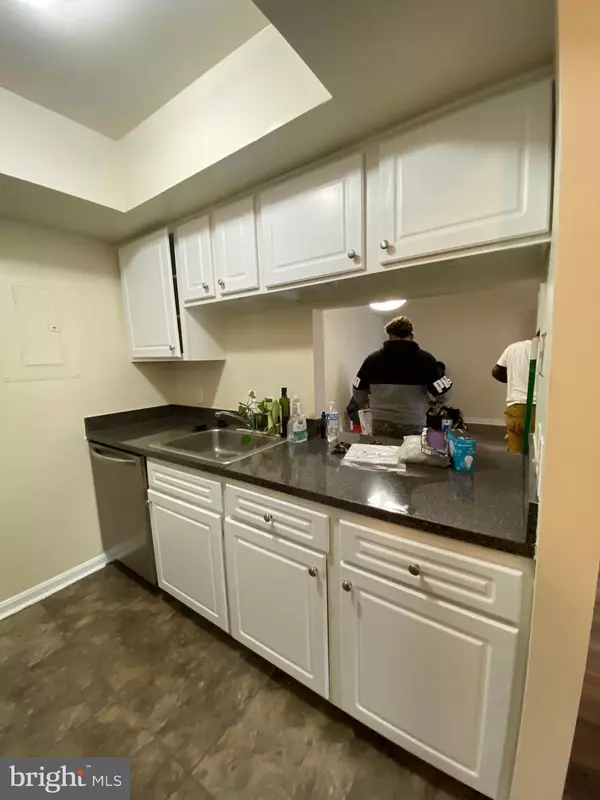 Gaithersburg, MD 20879,18318 STREAMSIDE DR #203