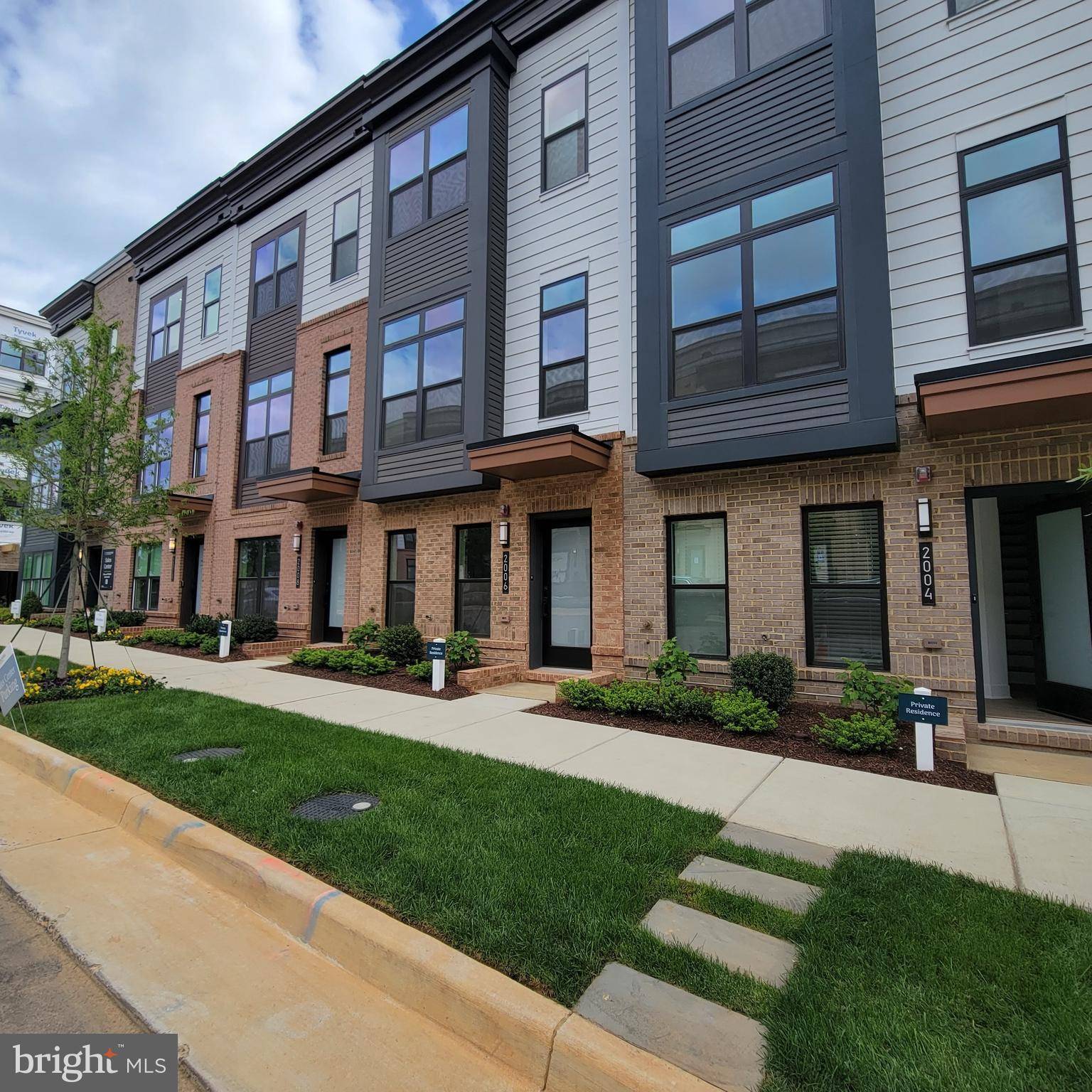 Falls Church, VA 22043,2004 TYSONS RIDGELINE RD