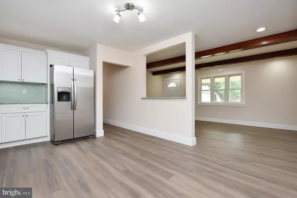 Bellmawr, NJ 08031,98 OAK AVE