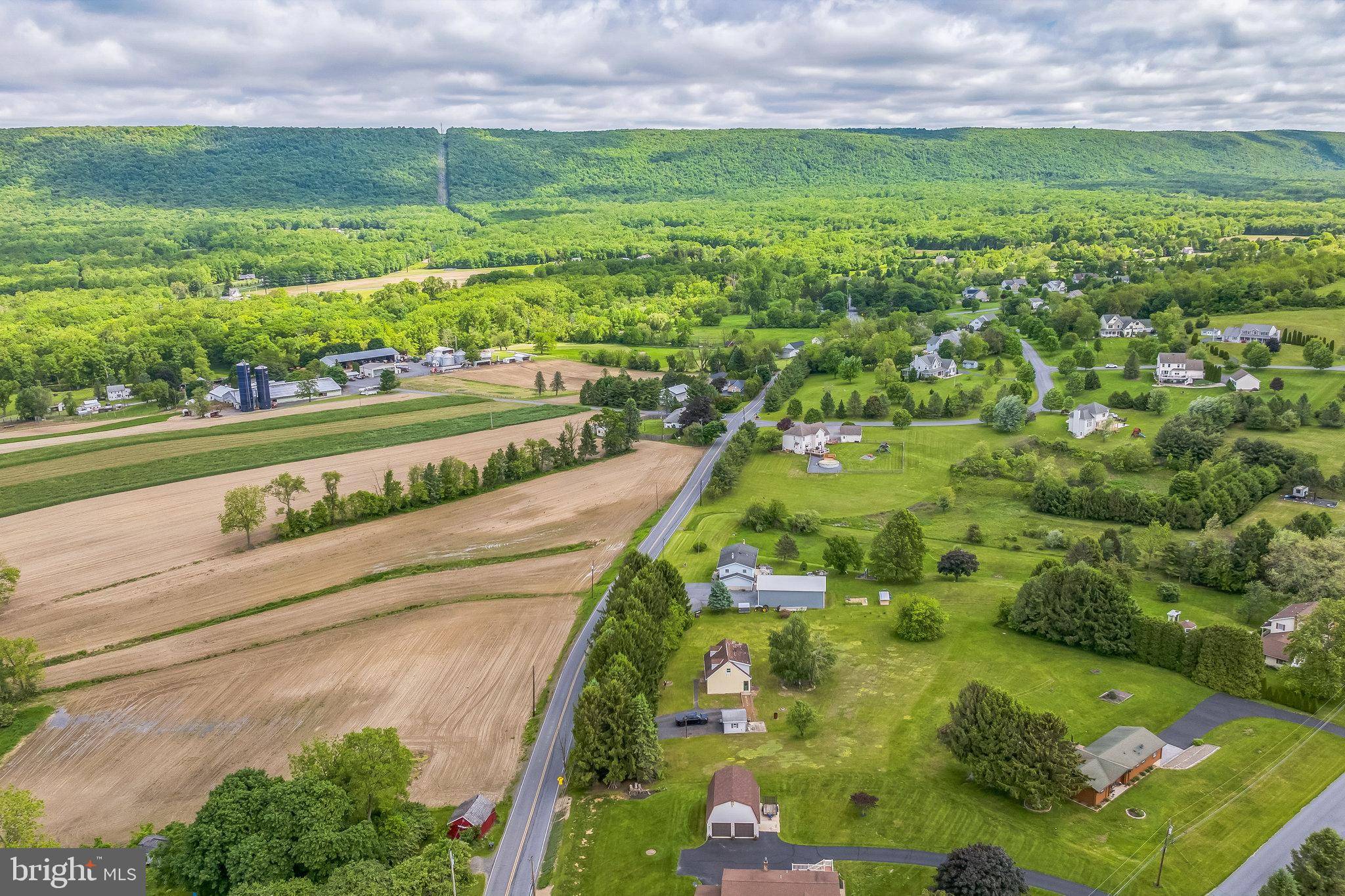 Danielsville, PA 18038,3271 W SCENIC DR