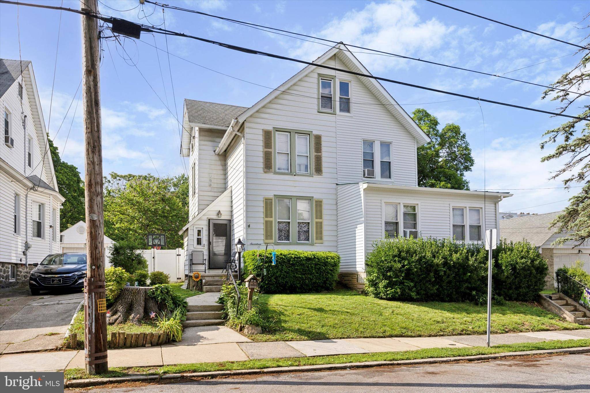 17 W MAGNOLIA AVE, Aldan, PA 19018