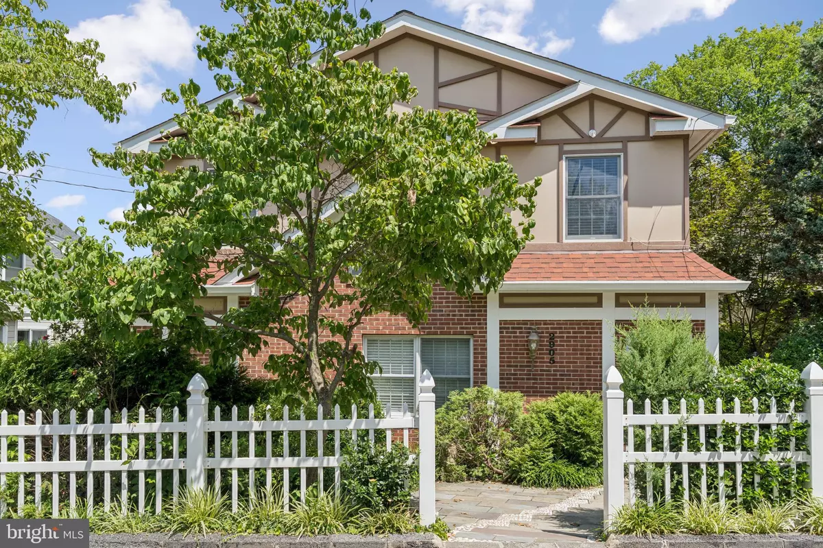 Arlington, VA 22207,2905 24TH ST N