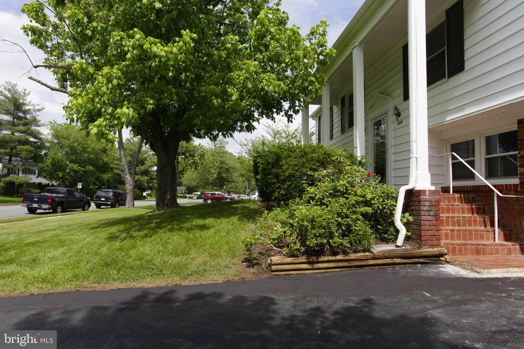 Fairfax, VA 22033,4205 MIDDLE RIDGE DR
