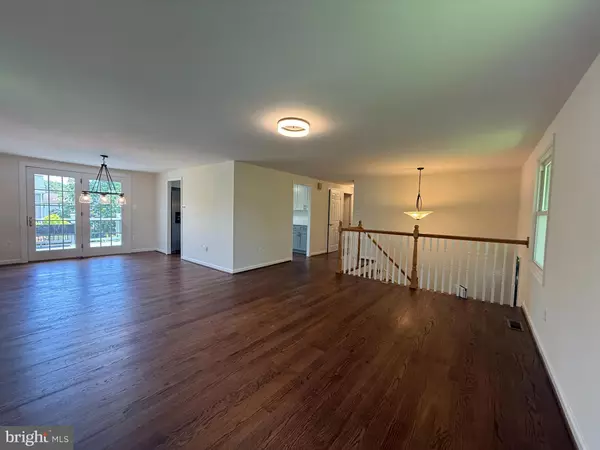 Fairfax, VA 22033,4205 MIDDLE RIDGE DR