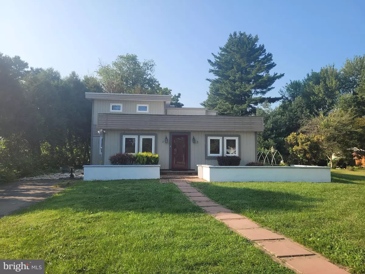 Mechanicsburg, PA 17055,911 NIXON DR