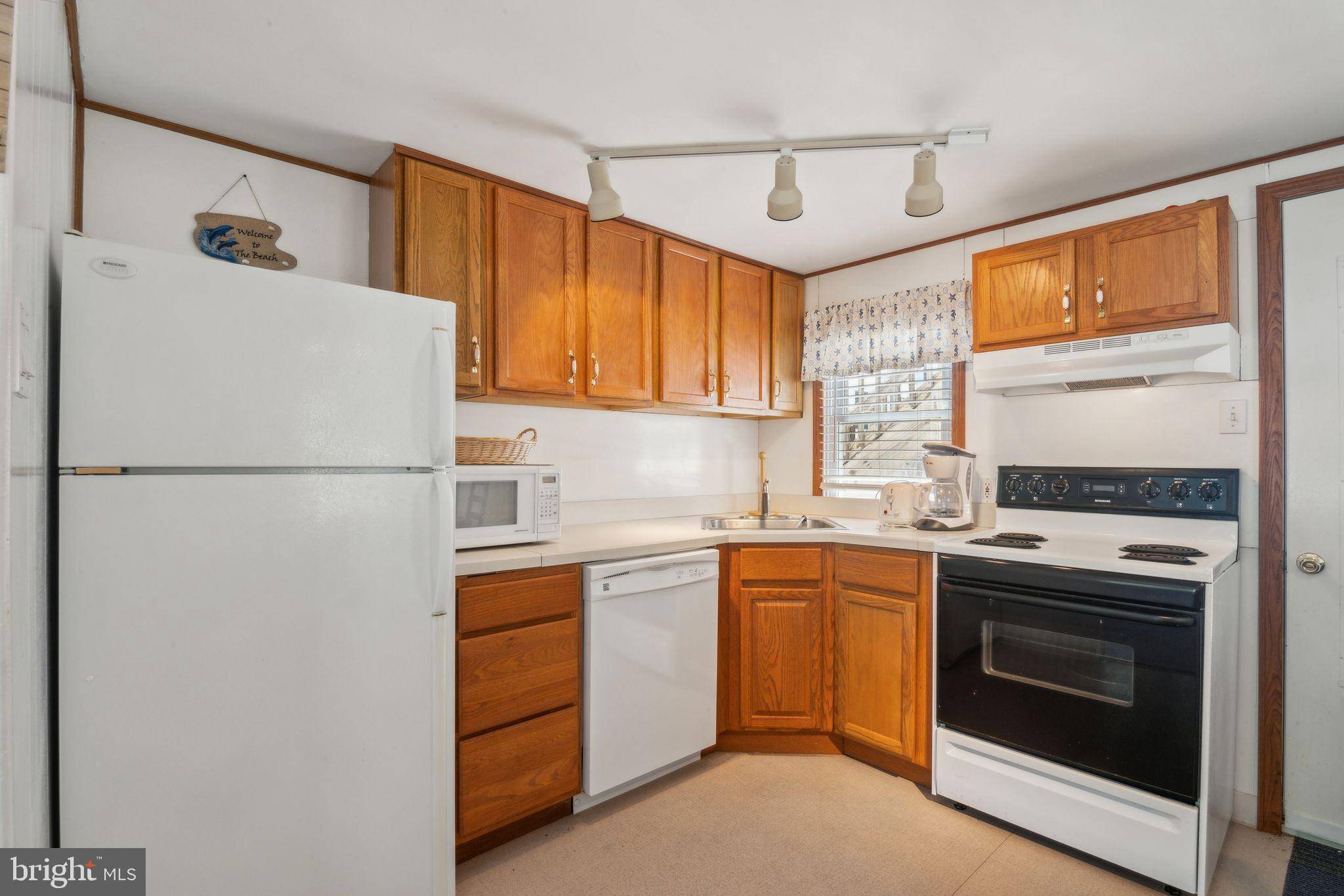Long Beach Township, NJ 08008,24 W CAROLINA